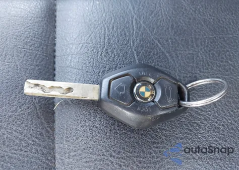 2005 BMW 325 Xi из США, поврежденный, VIN WBAEU33435PF63178